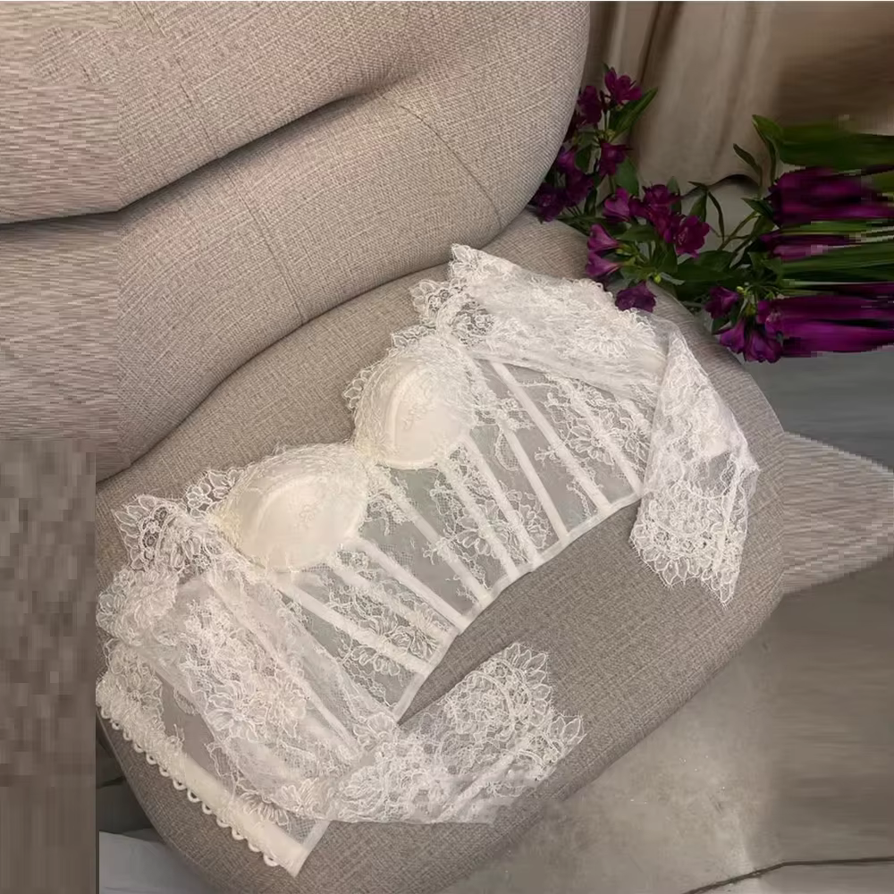 Robes de mariée glamour en dentelle, corset, décolleté cœur, manches longues, à volants, détachables
