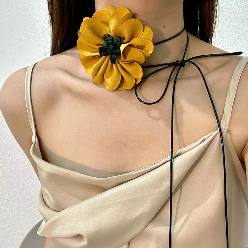 Collier de clavicule de grande fleur rose gothique pour femmes, tour de cou réglable sexy, bijoux él