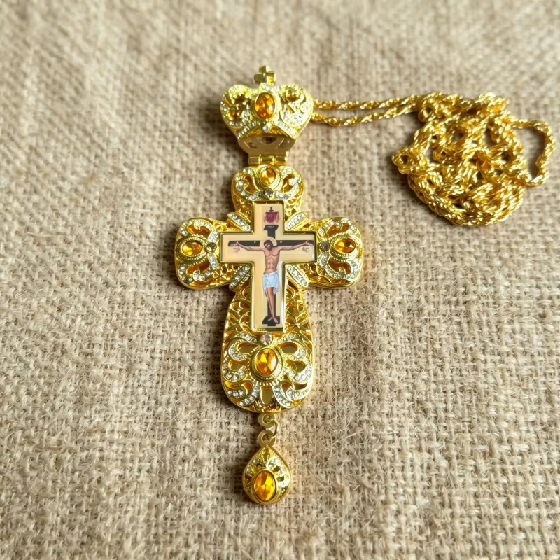 Croix pectorale orthodoxe plaquée or/argent avec émail, pierres précieuses et chaîne pour la liturgi