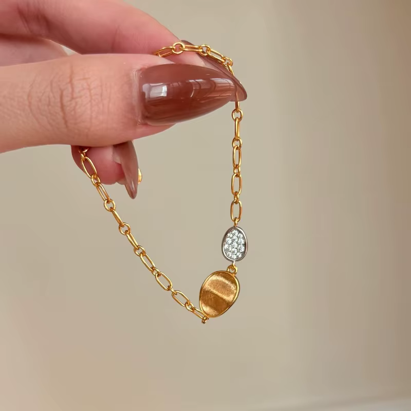 Bracelet de luxe rétro éblouissant brossé pour femmes, lumière créative, incrustation de diamant, De