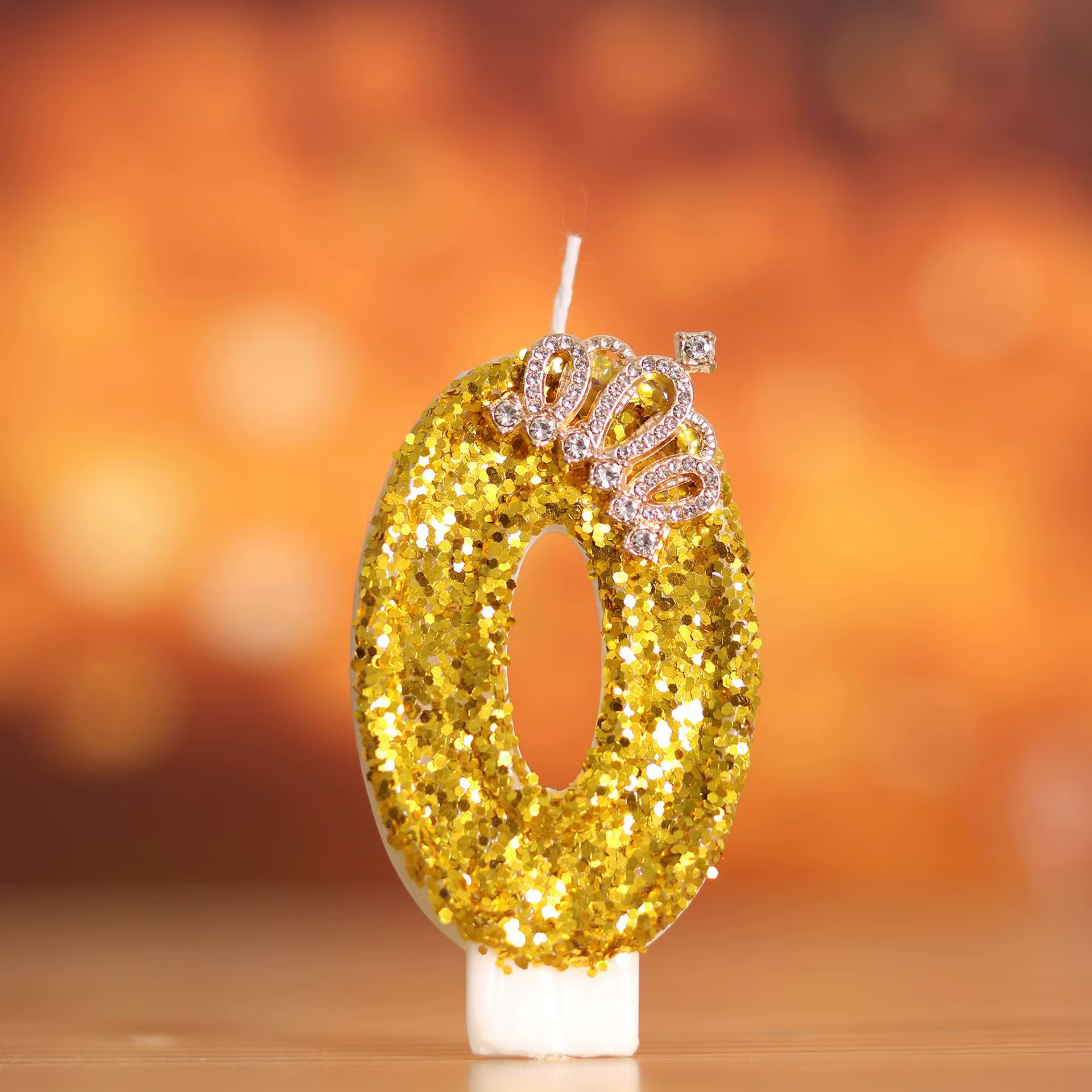Bougies d'anniversaire scintillantes en forme de couronne dorée numérotées de 0 à 9 pour la décorati