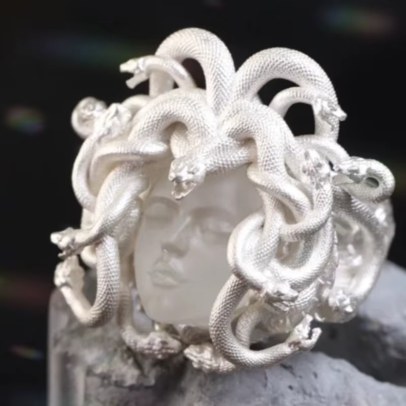 Nouvelle bague tendance en forme de pièce de monnaie antique de la Méduse, reine grecque, artisanale