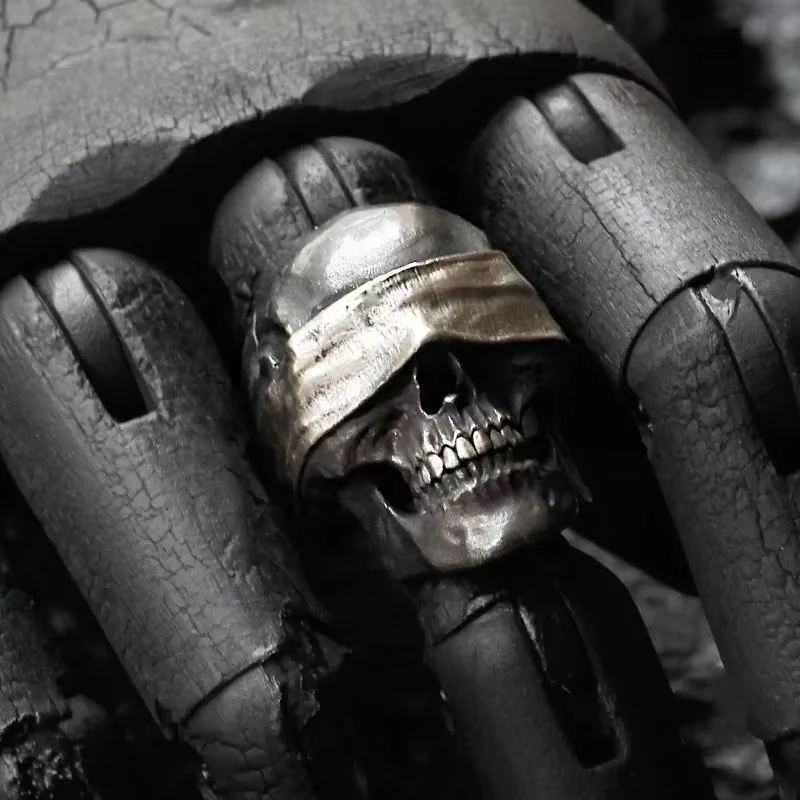 Bague Crâne pour Homme au Design Original, Style Audacieux et Noir, Sensation Haut de Gamme