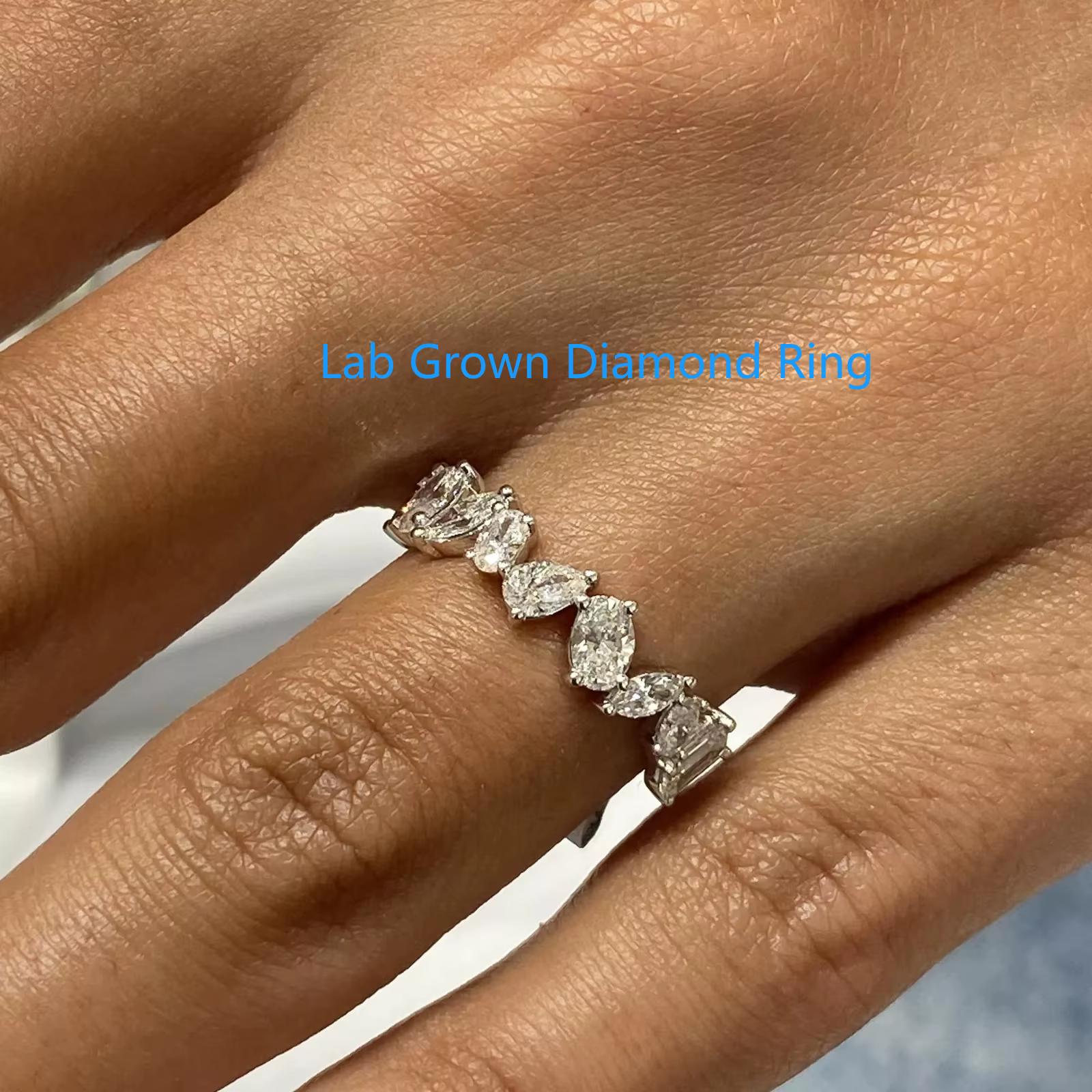 Bague demi-éternité en diamant créé en laboratoire HPHT, forme mixte, 1.01 Ctw DEF VS-VVS, or 14k 10