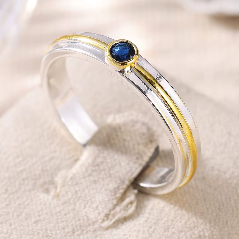 Bague classique incrustée de CZ bleu pour femmes, bijoux rétro à deux couleurs, géométriques, à port