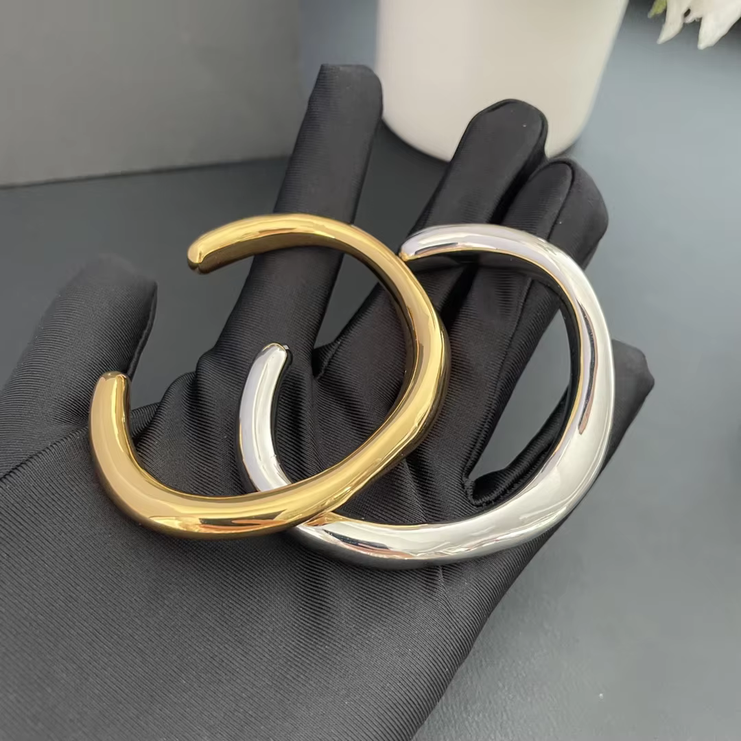 Bracelet double couche or et argent pour femme, design européen 2026, bijou de luxe tendance avec br