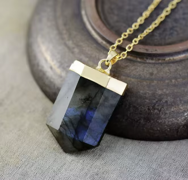Collier Valeria, présentoir de bijoux mixtes