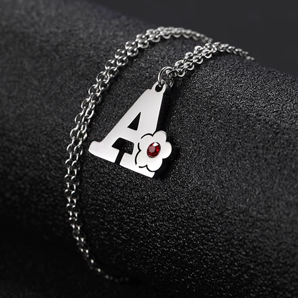 My Shape Collier avec initiales de fleurs et lettres pour femmes, en alliage, avec pendentif en cris