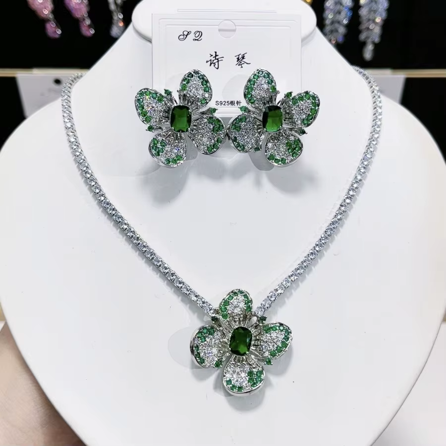 Ensemble de boucles d'oreilles et collier de fleurs à quatre feuilles en Zircon pour femmes, de luxe