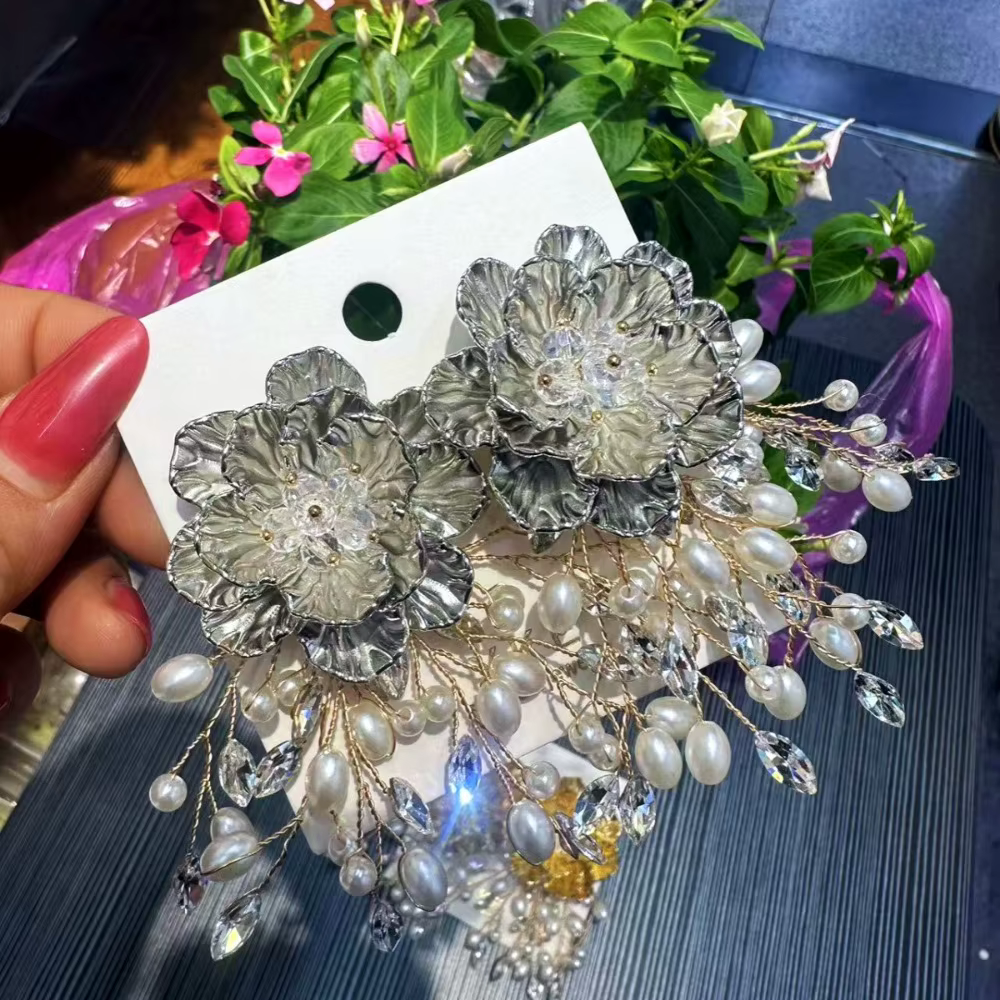 Boucles d'oreilles florales pour mariée, accessoires féminins, clous d'oreilles étincelants et exagé
