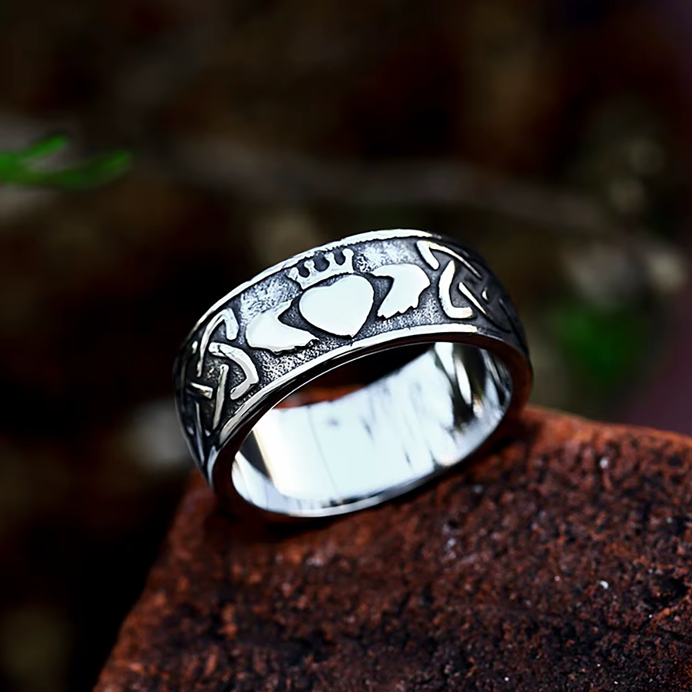 Bagues de mariage Claddagh au Design irlandais en acier inoxydable de couleur Antique pour hommes et