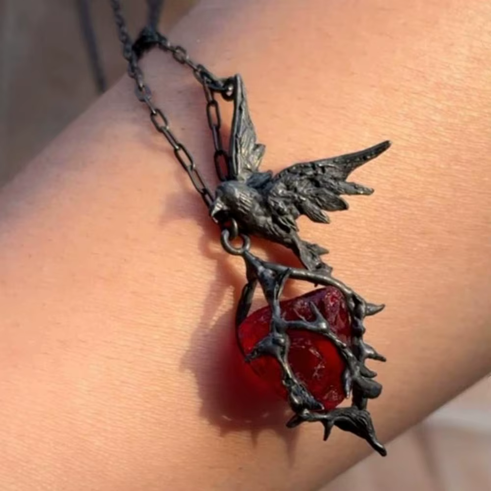 Collier pendentif corbeau rubis à la mode, nouveau charme gothique, chaîne de clavicule polyvalente,