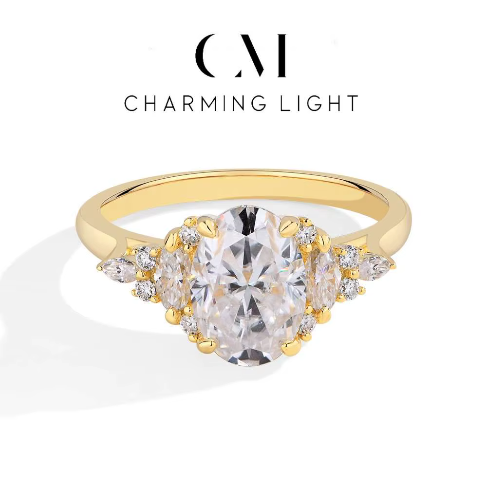 Charmant luxe 2.5CT Moissanite plaqué or jaune bague en diamant 925 en argent Sterling pour fiançail