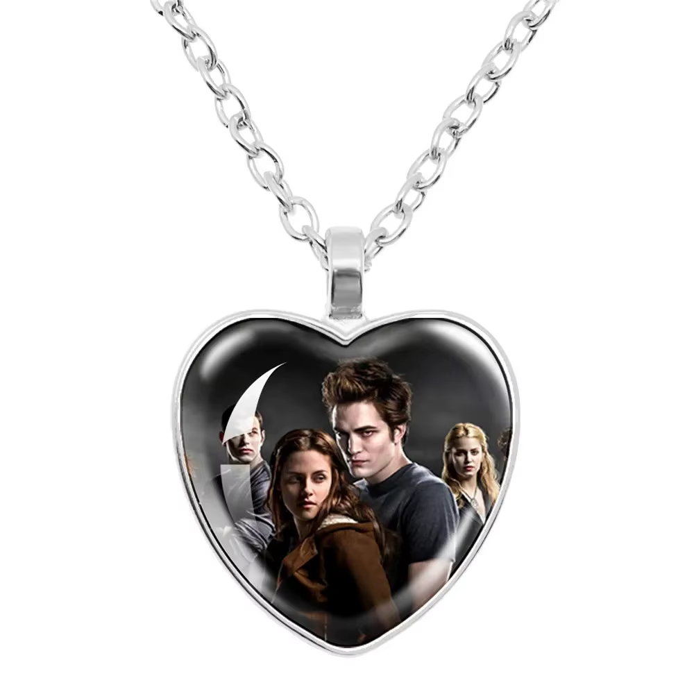 Collier du film crépuscule Vampire Bella Edward Jacob Renesmee personnage verre coeur pendentif coll