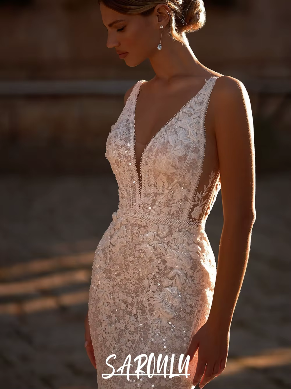 Robe de mariée sirène en dentelle florale, éblouissante, bretelles délicates, dos nu, romantique, pe