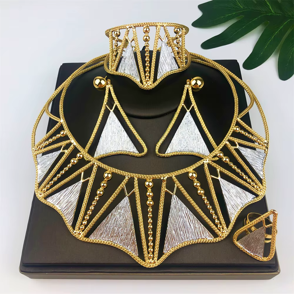 Ensemble de bijoux plaqués or 18 carats pour femme, collier brillant, boucles d'oreilles créoles, br