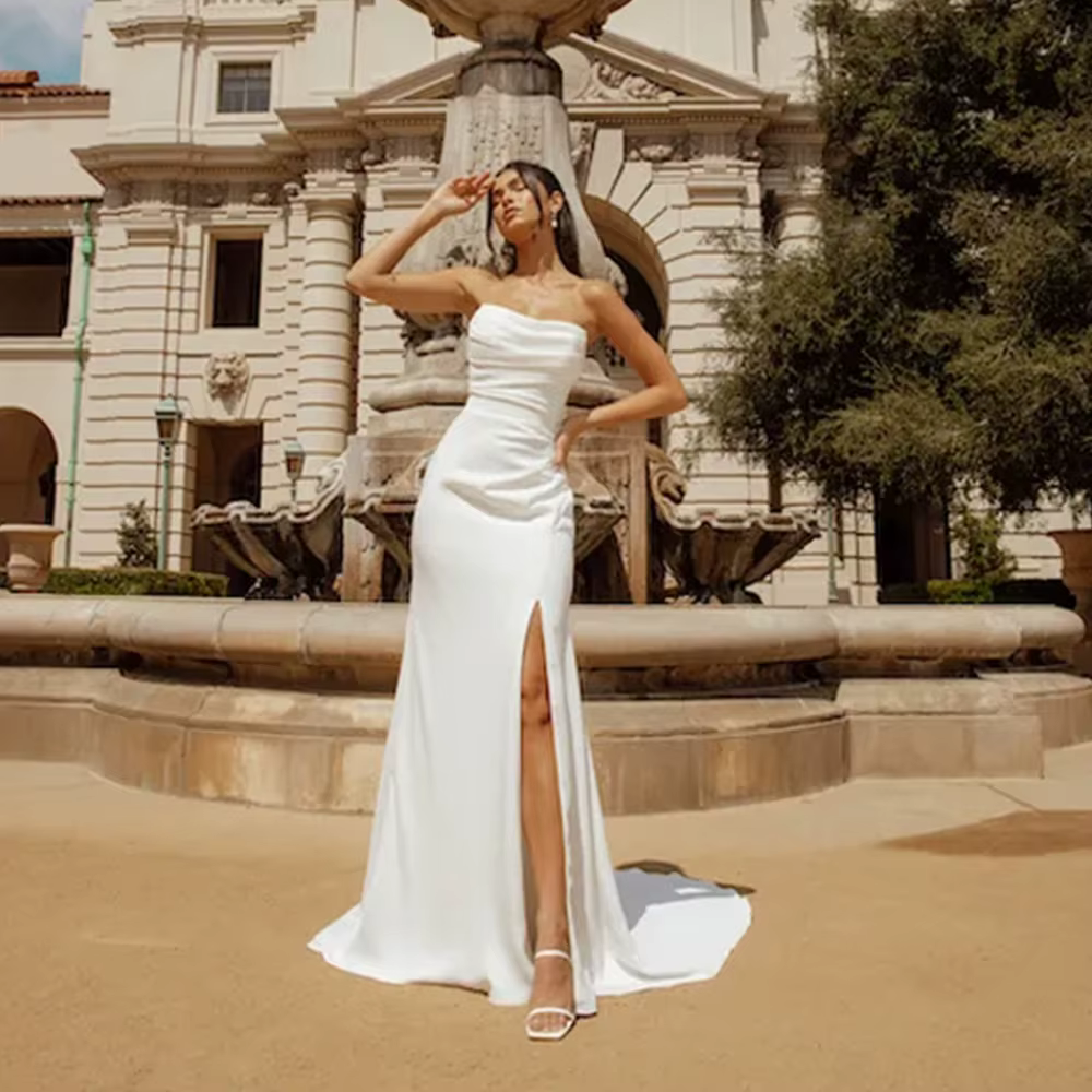 Robe de mariée fourreau plissée Simple, sans bretelles, Sexy, dos ouvert avec boutons, traîne de bal