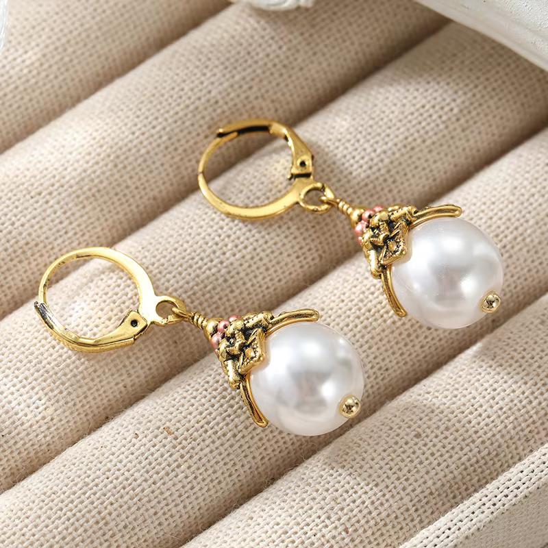 Boucles d'oreilles pendantes vintage à motifs floraux pour femmes, incrustées de perles d'imitation,