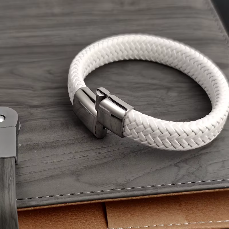 Bracelet tressé en cuir blanc Simple pour hommes, fermoirs à boucle en acier inoxydable, fait à la m