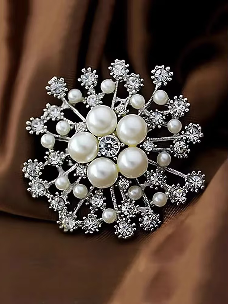 Broche de luxe en cristal de perle flocon de neige, élégante épingle de revers en forme de fleur, bi