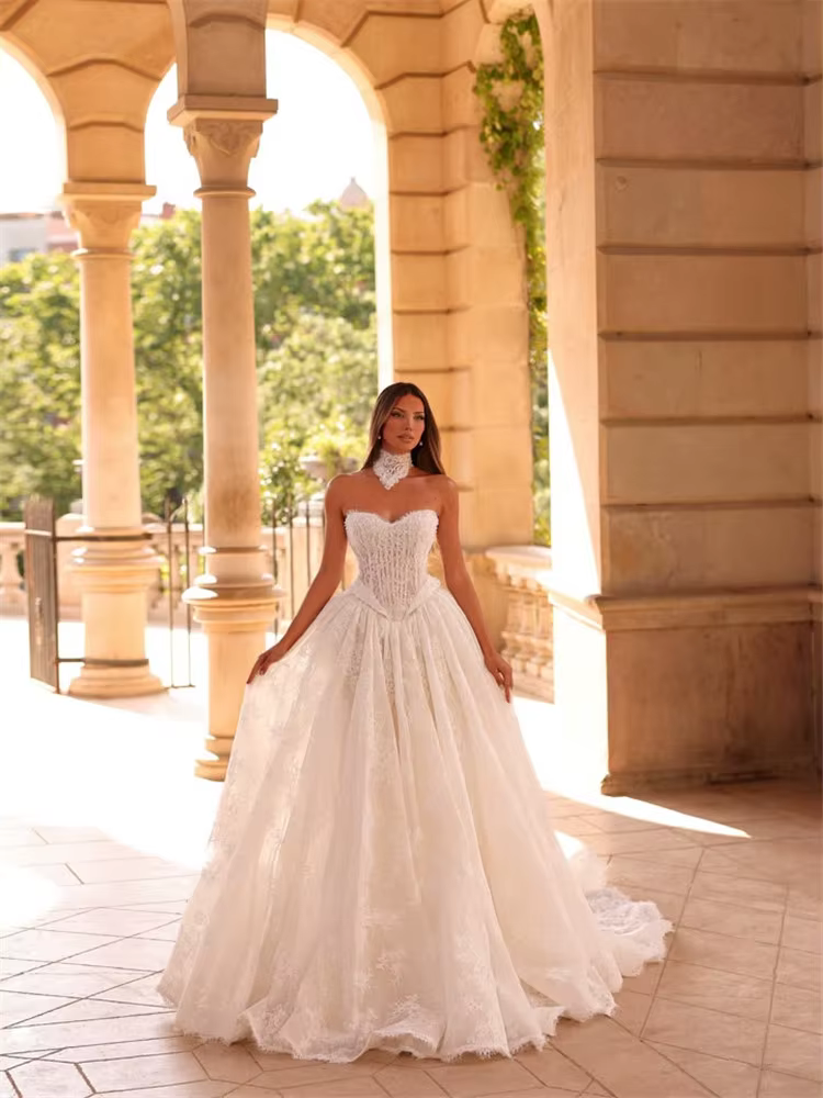 Robe de mariée en dentelle, style princesse, avec corset, pour église, élégante, 2026