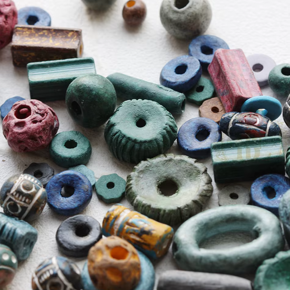 Mélange de perles en céramique fabriquées à la main, fabriquées aux États-Unis, 100g, 282