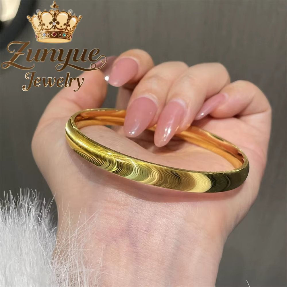Bijoux en or sable Caractéristiques Conception de niche avec un luxe léger et une sensation haut de 
