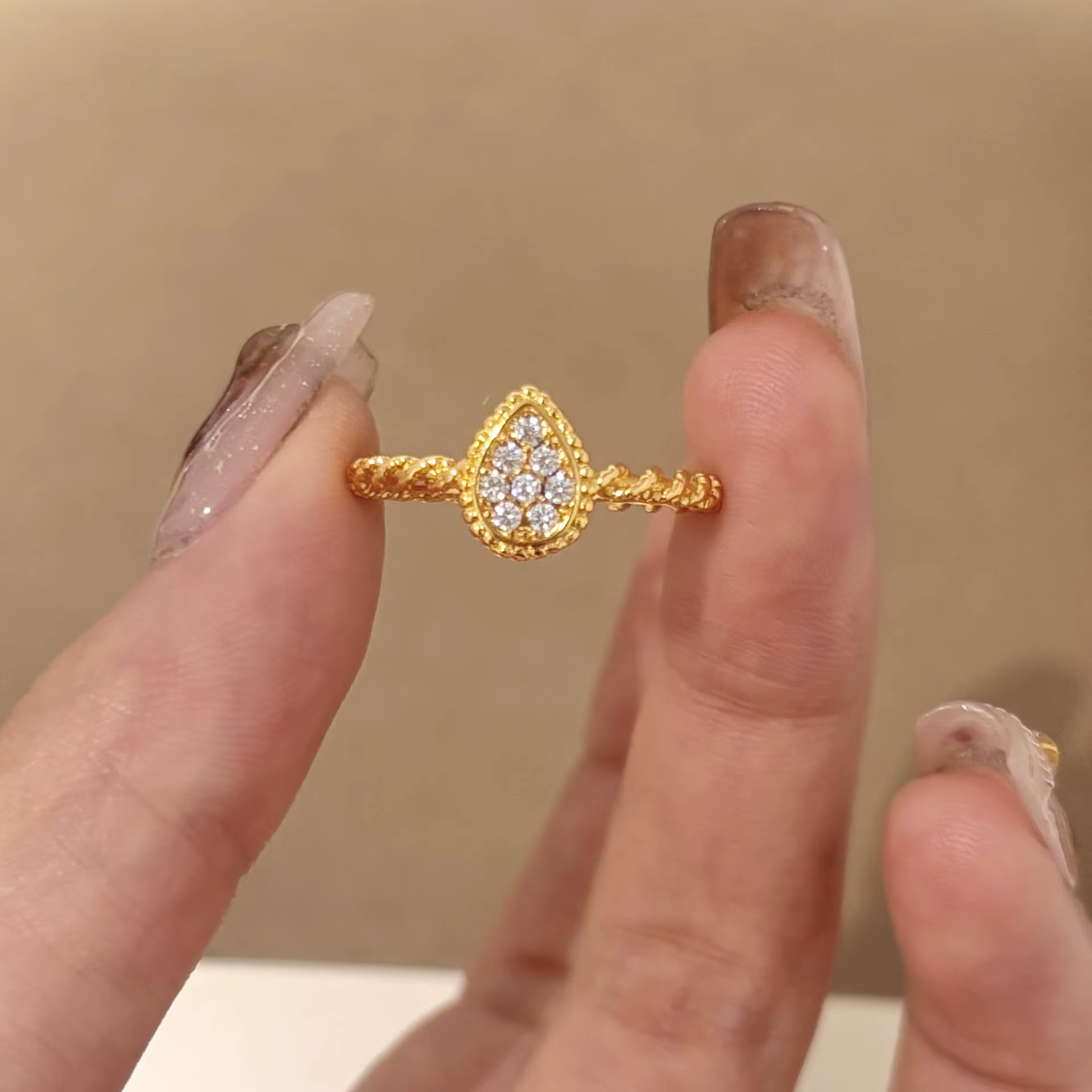 Bagues de luxe légères rétro torsadées incrustées de diamants gouttelettes d'eau pour femmes, enroul