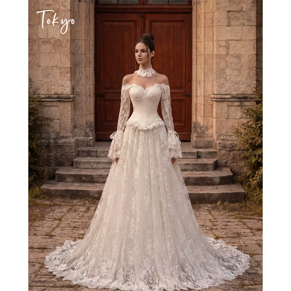 Robe de mariée vintage à épaules dénudées en dentelle, taille basque, manches cloche, style robe de 