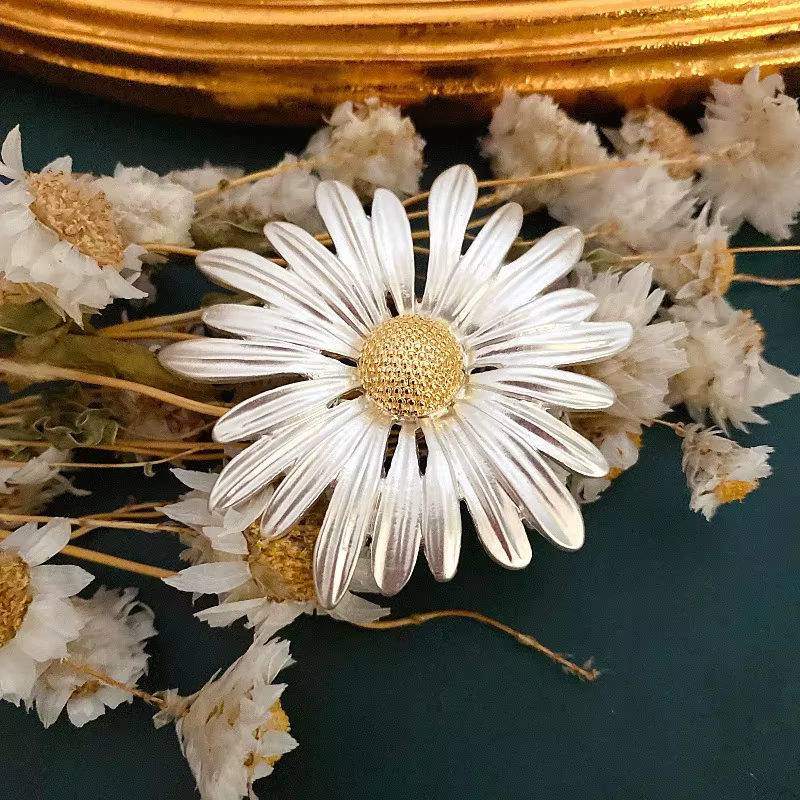 Broche Simple en forme de marguerites et de fleurs cosmos tibétaines pour femmes, bijoux en métal ém