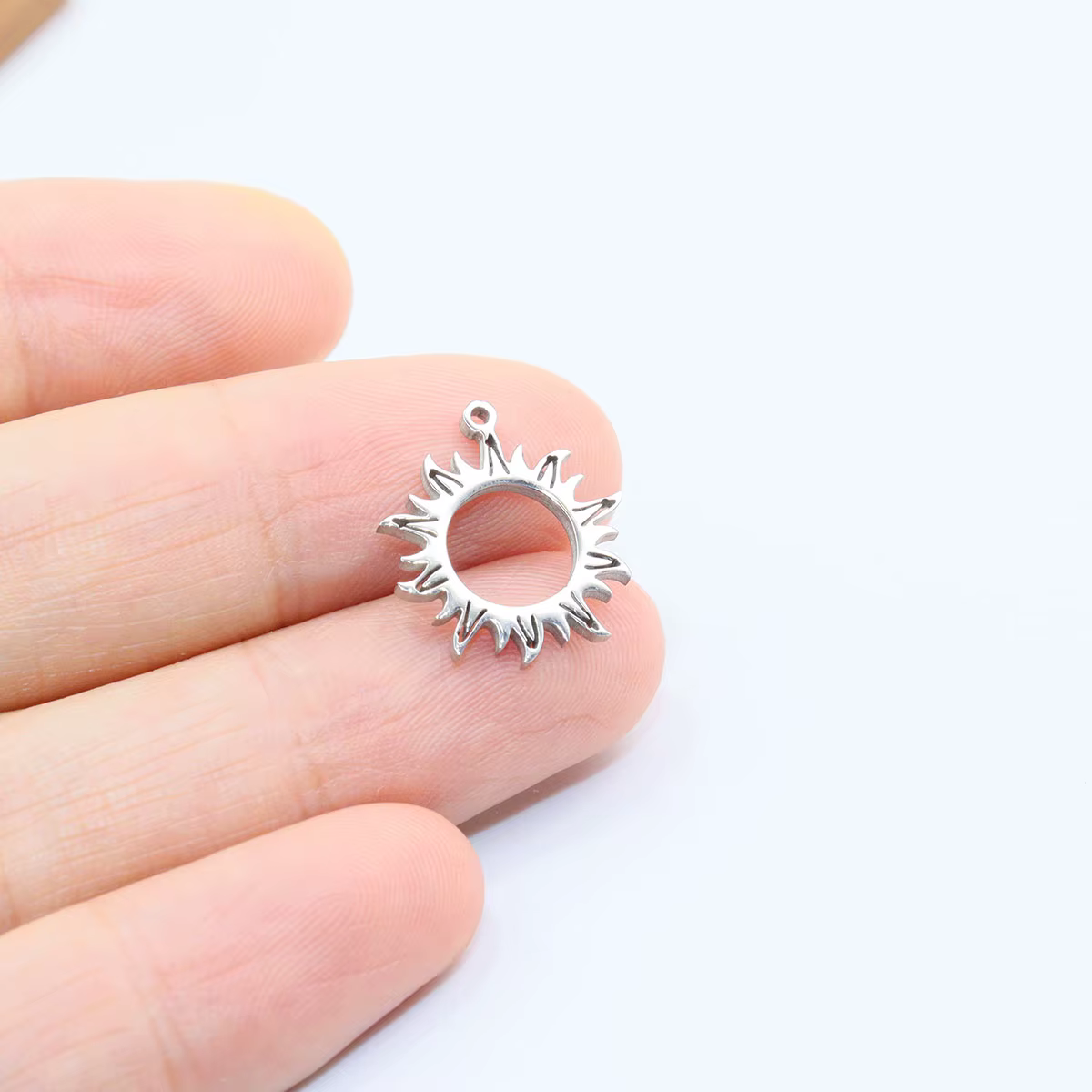10 pièces en acier inoxydable brillant miroir poli soleil bijoux pendentif à breloques bricolage art