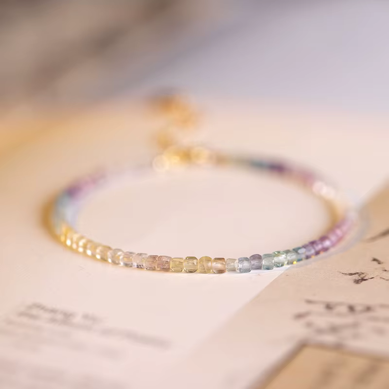Nouveau Bracelet en Fluorite Naturelle Arc-en-ciel Ultra-Fin 2mm pour Femme, Or 14 carats, Pierre Br