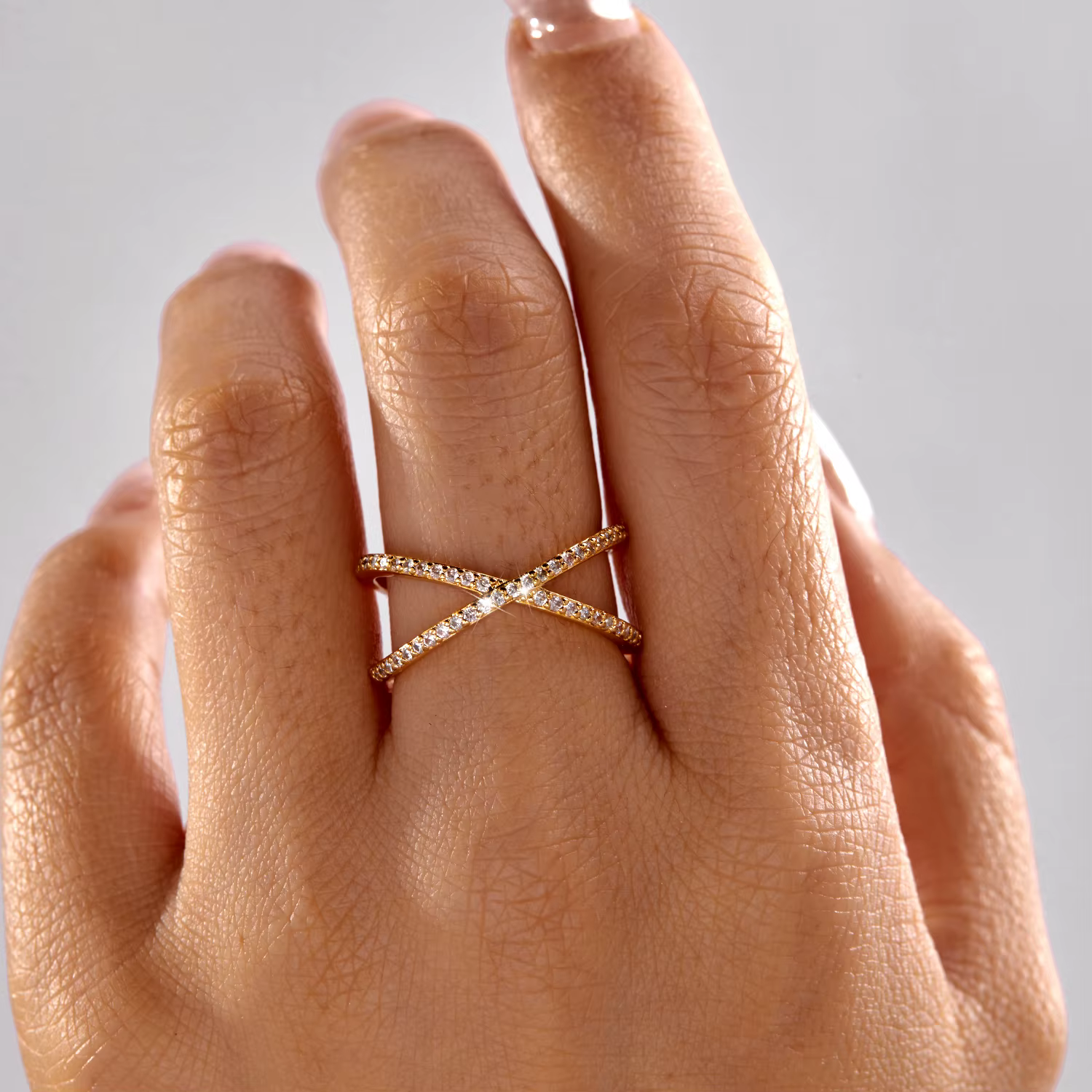 Bague croisée moderne pour femme, en laiton délicat avec zircon, large bande pavée en forme de X, bi