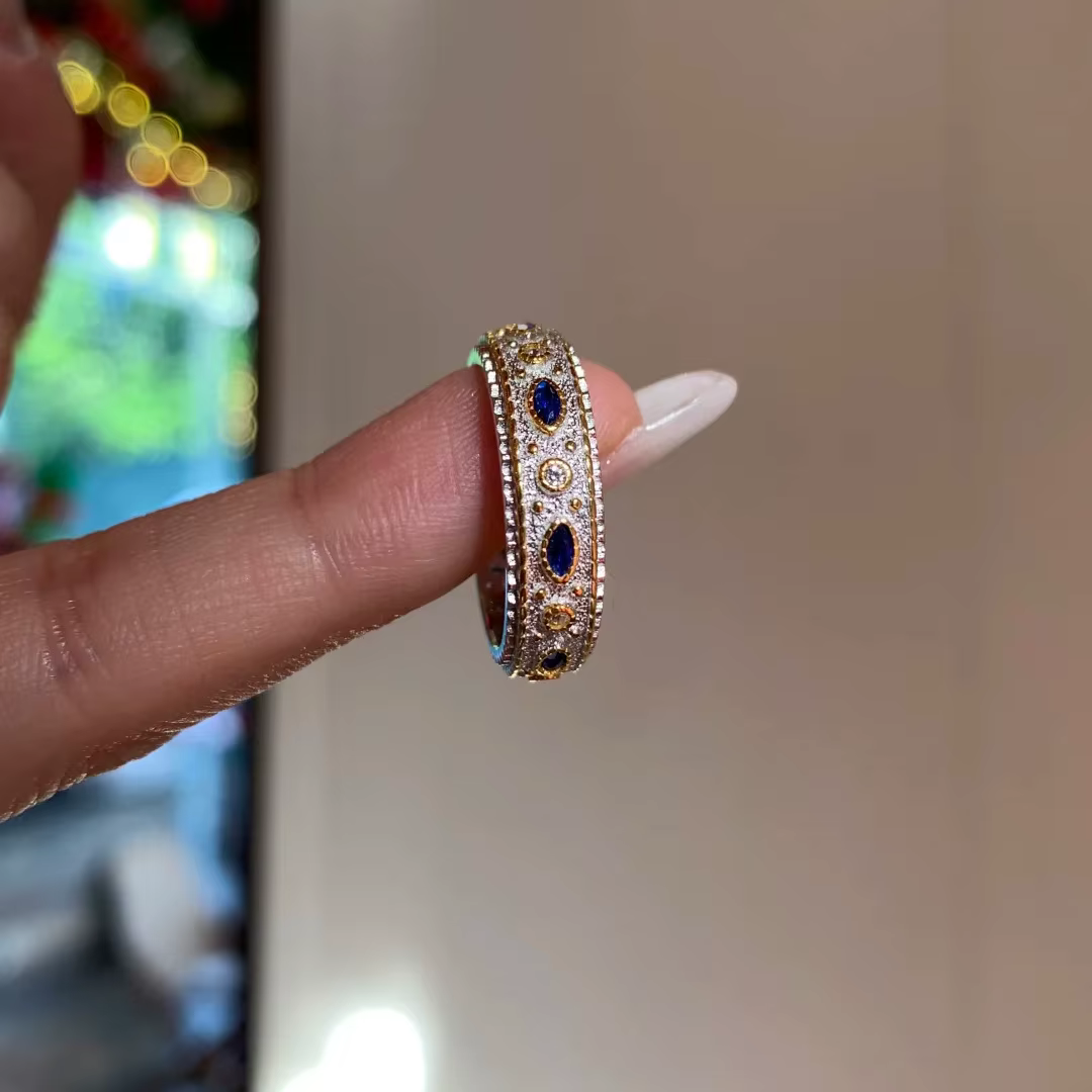 Bagues vintage haut de gamme avec incrustation de camée en relief et diamants bleu saphir pour femme