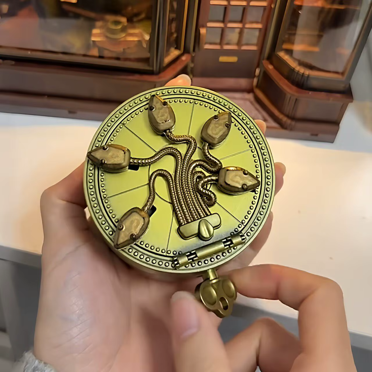 Boîte à bijoux rotative en forme de serpent magique, boîte à bagues à ouverture mécanique rétro, sup