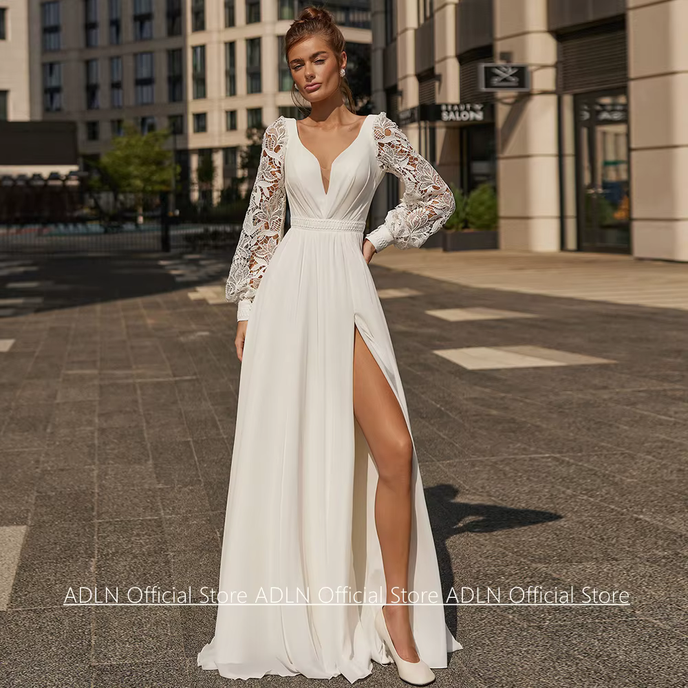Robe de mariée personnalisée coupe A-line, col en V, manches bouffantes, appliques en dentelle, cors
