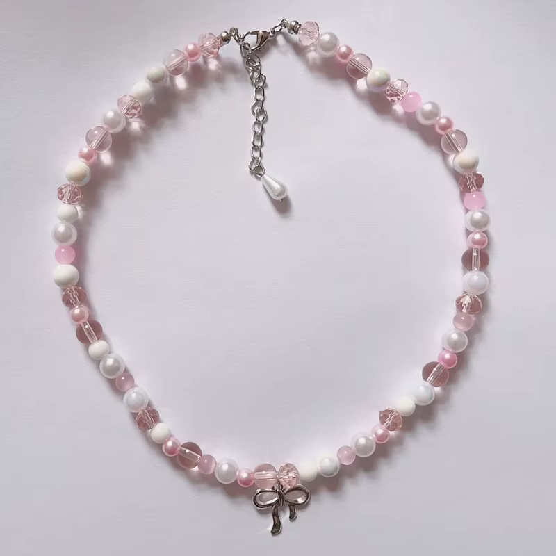 Le collier Blush fait à la main, joli collier à nœud rose y2k