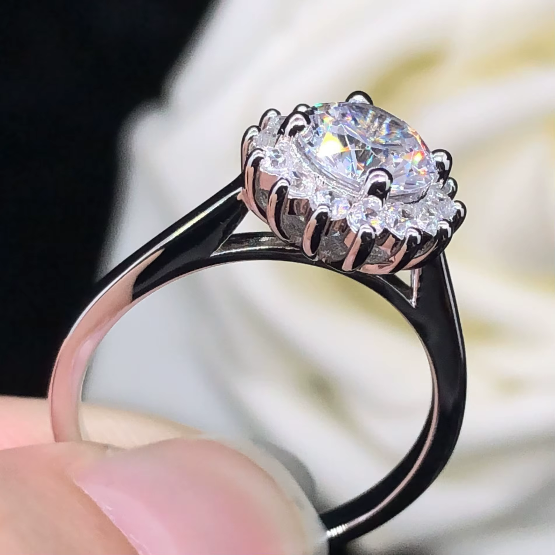 Bague de fiançailles en diamant Moissanite pour elle, coupe ronde 6.5mm, document D VVl's, or blanc 