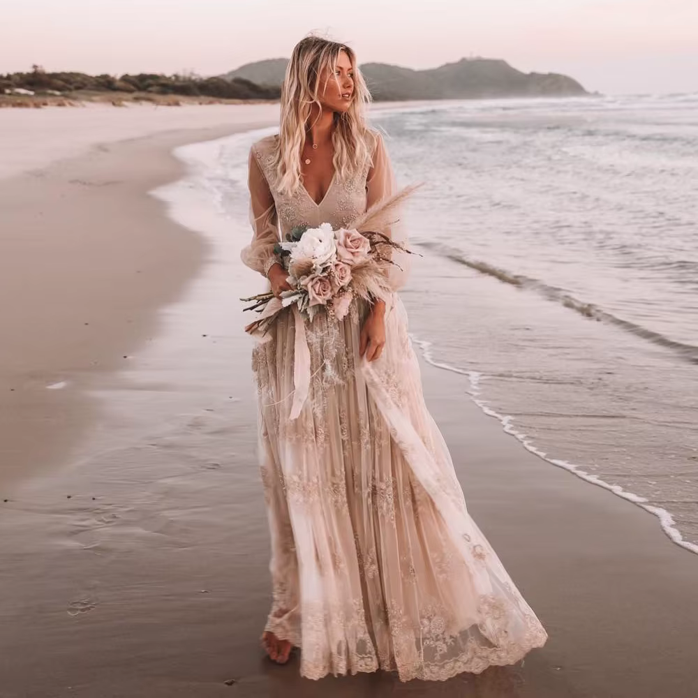 Robe de mariée brodée en dentelle style Boho, personnalisée, manches longues, col en V profond et ju