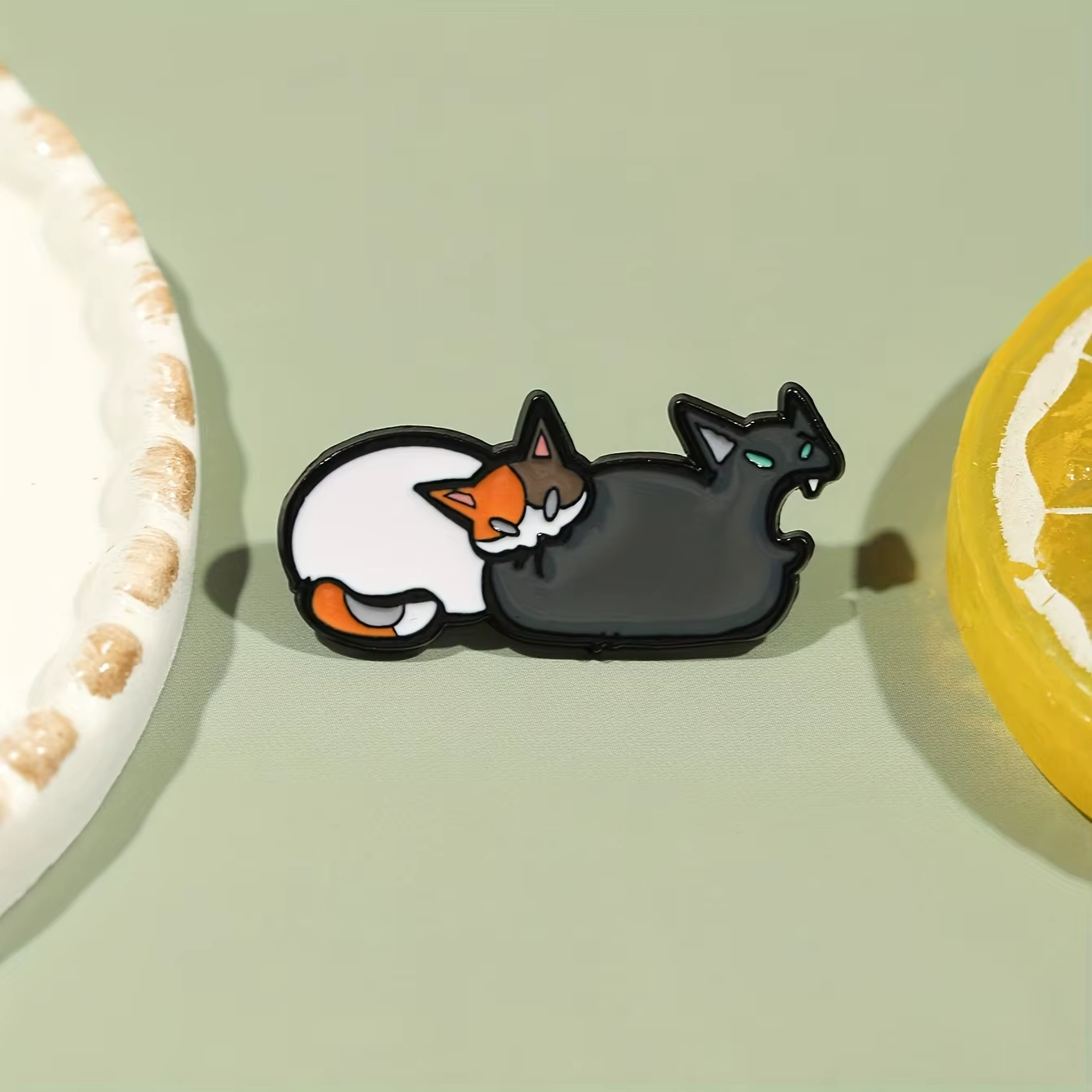 Broche en émail chat 1 pièce – Design chat mignon, parfait pour les revers, les sacs ou les bijoux