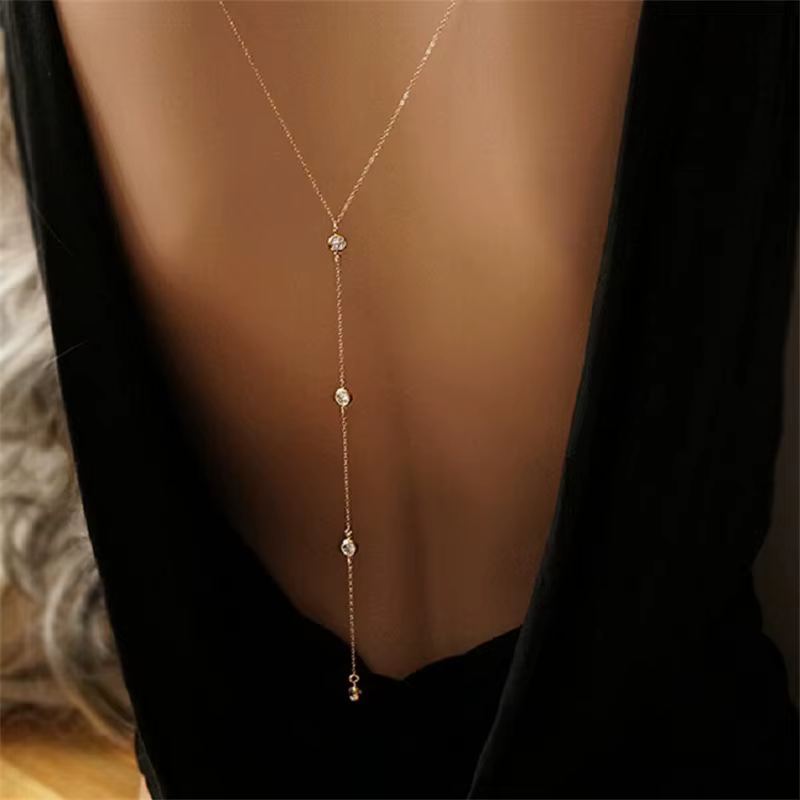 Colliers multicouches simples en strass pour femmes, chaîne arrière Sexy en métal brillant et crista