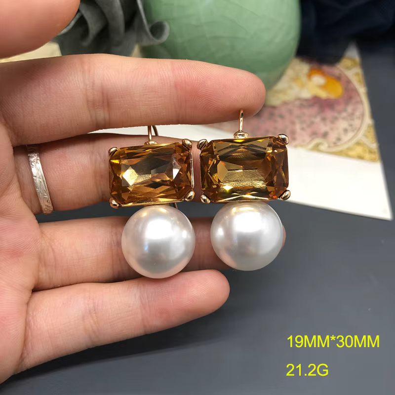 Boucles d'oreilles élégantes vintage françaises en perles, pierres précieuses colorées, bijoux simpl