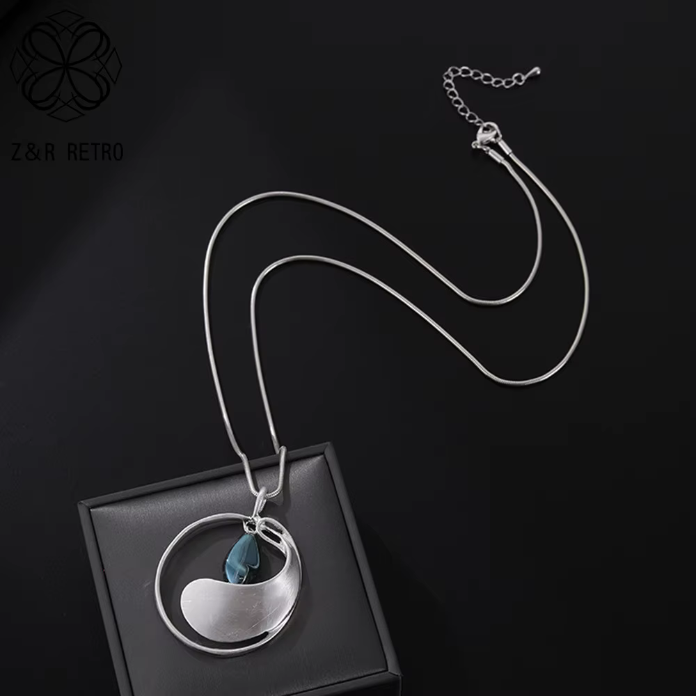 Collier long en métal géométrique pour femme, collier de document argenté, accessoires de bijoux got