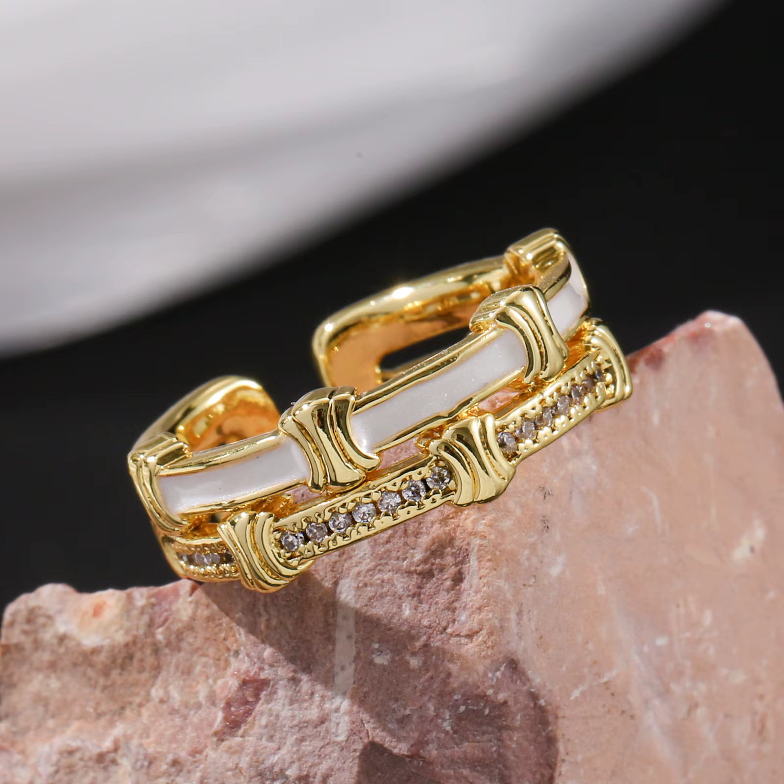 Bague ouverte ajustable dorée avec incrustation d'émail et zircon synthétique pour femme, bijou élég