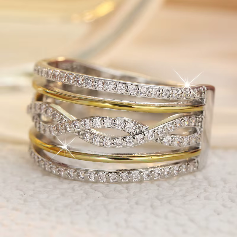 Bague large pour femme avec lignes entrelacées et zircon synthétique incrusté, design exquis, style 