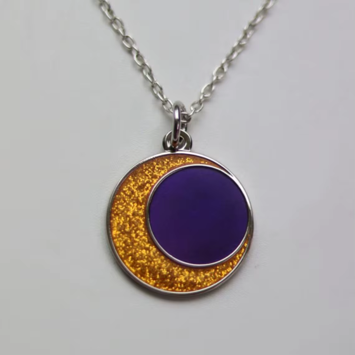 La hibou nouvelle maison Amity lune collier mode exquis Fluorescent brillant émail pendentif pour fe