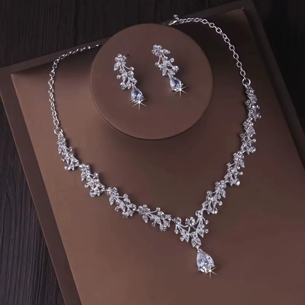 Ensemble de bijoux collier et boucles d'oreilles en perles de style vintage, adapté pour les mariage