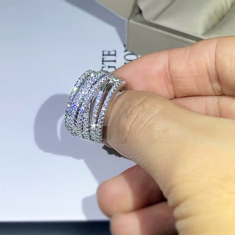 Bague en or Wite 18 carats pour femmes, éblouissante, entièrement pavée de diamant, croix, bracelet 