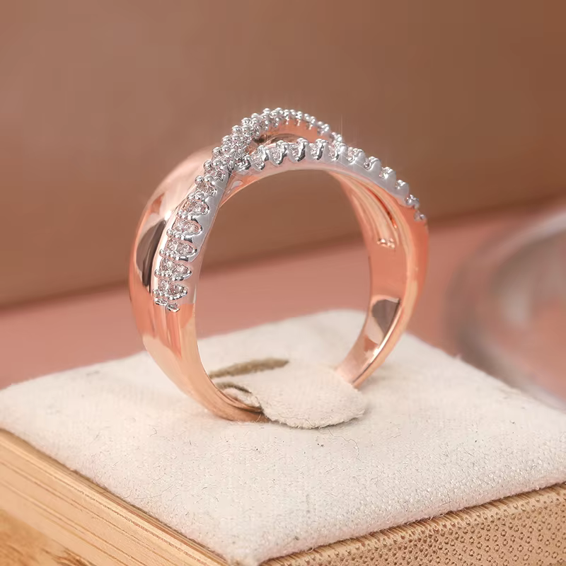 Bague élégante pour femme en deux couleurs incrustées de CZ blanc, bijoux de mode pour les fêtes et 
