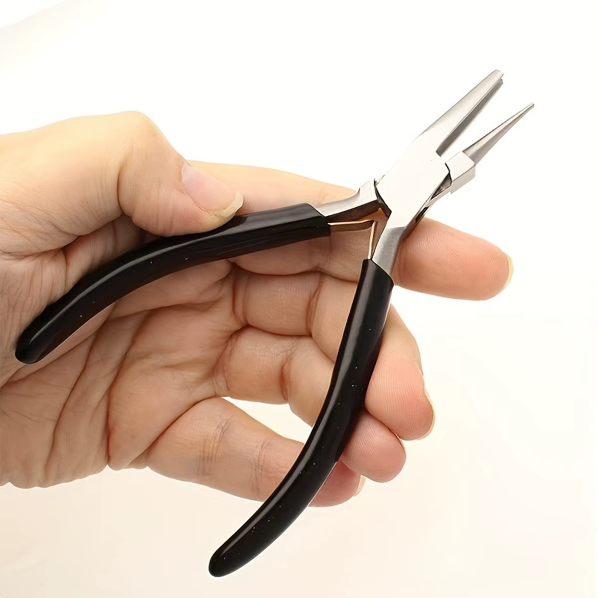1 pince à bijoux rose et noire, pour fabriquer et réparer divers accessoires de bijouterie, un outil